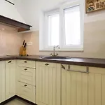 1 Bedroom Amazing In アパート Podgrađe