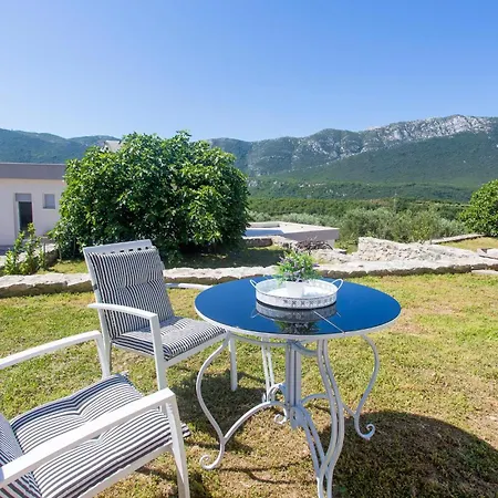 1 Bedroom Beautiful In * Podgrade (Split-Dalmatia)