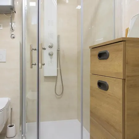 1 Bedroom Beautiful In