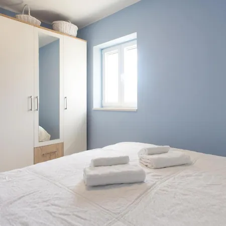 1 Bedroom Beautiful In *